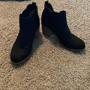 High heel boot